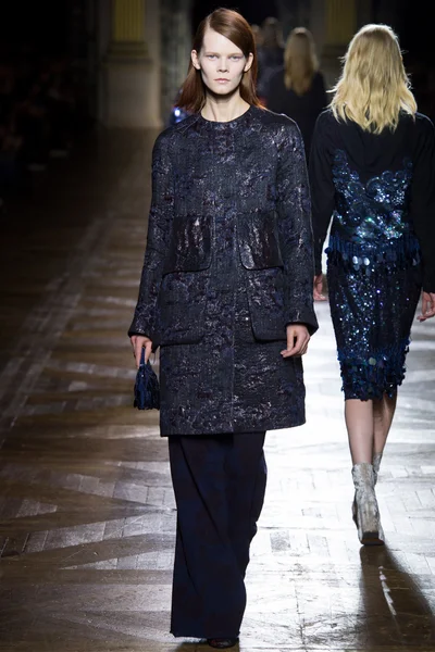 Look 17